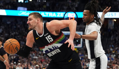 Jokic’ten Muhteşem Performans: Nuggets Galibiyete Ulaştı, Knicks Hawks’ı Devirdi