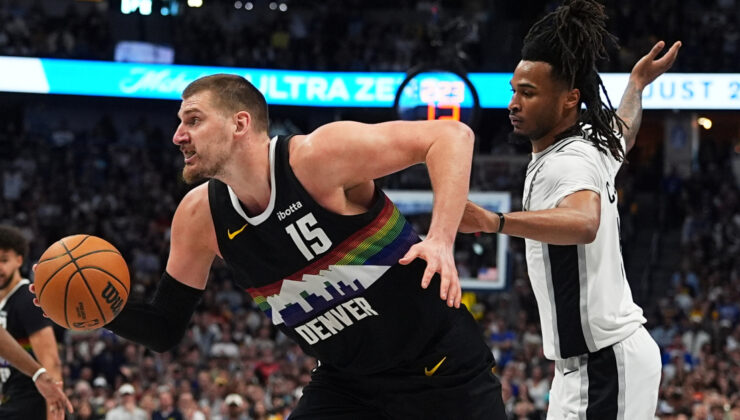 Jokic’ten Muhteşem Performans: Nuggets Galibiyete Ulaştı, Knicks Hawks’ı Devirdi