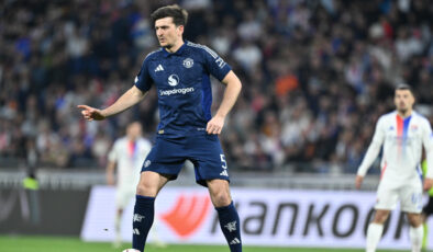 Manchester United, Harry Maguire’ın Sözleşmesini Uzattı: İngiliz Savunmacı Haziran 2027’ye Kadar Kırmızı Şeytanlarla