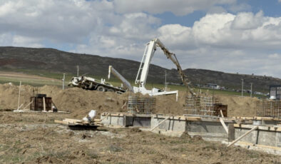 Sivas’ta İnşaat Faciası: Devrilen Beton Pompası İşçi Bekir Can Kadaş’ın Hayatına Mal Oldu