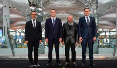 İGA İstanbul Havalimanı’nda Sanat Rüzgarı: Hayri Karay’ın Dev Heykeli Açıldı