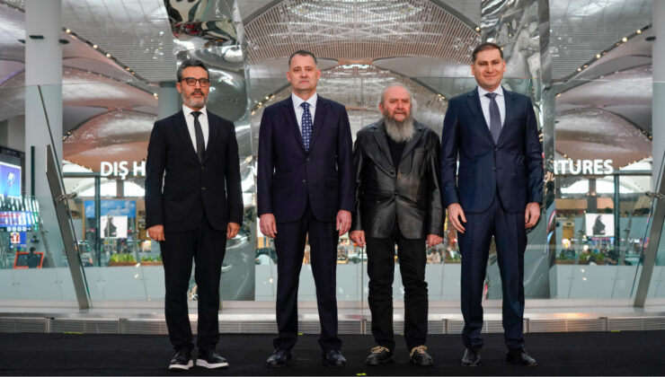 İGA İstanbul Havalimanı’nda Sanat Rüzgarı: Hayri Karay’ın Dev Heykeli Açıldı