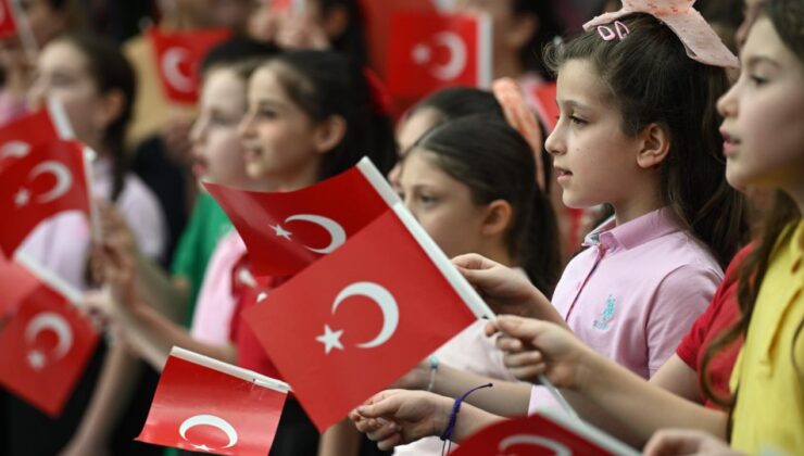 Bakan Tekin’den 81 İle ‘Maarifin Kalbinde Çocuk’ Yazısı: 23 Nisan Coşkusu ve Eğitimde Yeni Bir Dönem