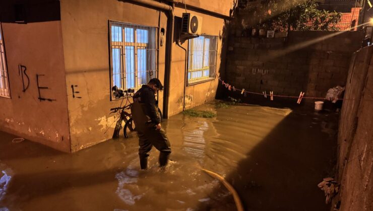 Adana’da Sağanak Yağış Hayatı Felç Etti: Su Baskınları ve Mahsur Kalmalar