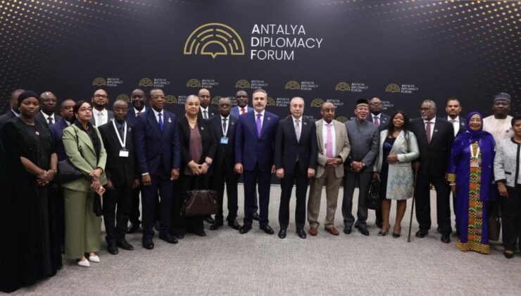 Antalya Diplomasi Forumu’nda Yoğun Diplomasi: Bakan Fidan Afrika Temsilcileriyle Bir Araya Geldi