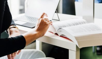 MEB’den Valiliklere Talimat: İzinsiz Eğitim Veren Okullardaki Türk Öğrenciler İncelemeye Alınıyor