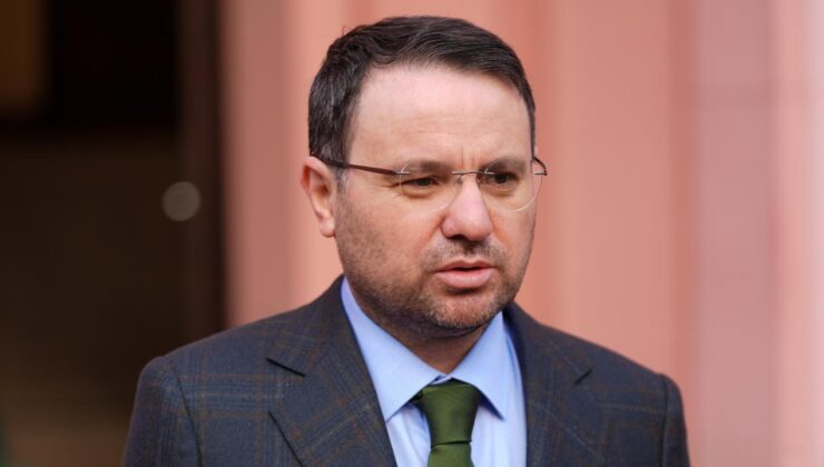 Bakan Gürlek’ten Hukuk Okuryazarlığı Vurgusu: Yapay Zeka Avukatlığa Alternatif Değil, Destekleyici Bir Araç