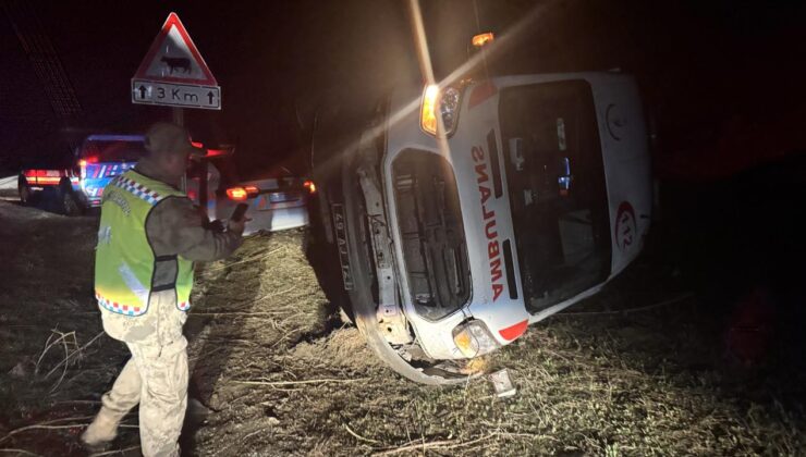 Muş’ta Feci Kaza: Ambulans Devrildi, Bir Günlük Bebek ve Annesi Yaralandı
