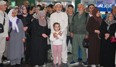 Ankara’dan İlk Hac Kafilesi Dualarla Uğurlandı: 6500 Hacı Adayı Kutsal Topraklara Hareket Etti