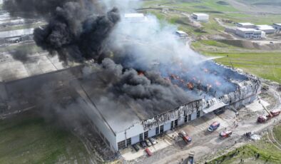 Ankara’da Mobilya Deposunda Yangın: Dempa Sanayi Sitesi’nde Alevler Yükseldi