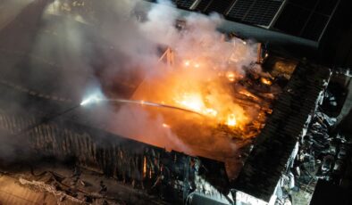 Ankara’da İlaç Fabrikasında Yangın: Alevler Yükseldi, İtfaiye Ekipleri Müdahale Ediyor