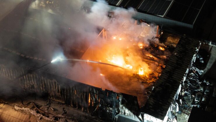 Ankara’da İlaç Fabrikasında Yangın: Alevler Yükseldi, İtfaiye Ekipleri Müdahale Ediyor