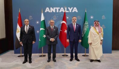 Antalya’da Dörtlü Dışişleri Bakanları Zirvesi: Bölgesel İşbirliği ve Güvenlik Masada