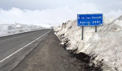 Ardahan’da Kar ve Tipi Ulaşımı Felç Etti: Yollar Kapandı, Sürücülere Uyarı