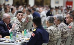 Milli Savunma Bakanı Yaşar Güler’den Katar’daki Türk Birliği’ne Ziyaret: Mehmetçik ile Akşam Yemeğinde Bir Araya Geldi