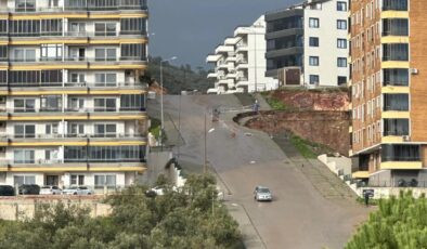 Balıkesir’de Sağanak Yağış Hayatı Olumsuz Etkiledi: Toprak Kayması Meydana Geldi