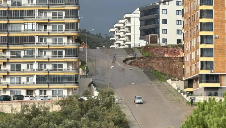 Balıkesir’de Sağanak Yağış Hayatı Olumsuz Etkiledi: Toprak Kayması Meydana Geldi