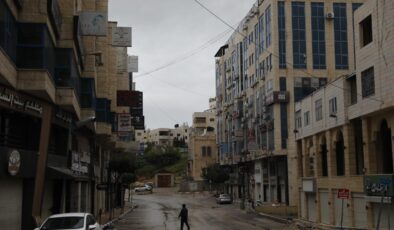 İsrail’den El Halil’de Sokağa Çıkma Yasağı: Filistinliler Evlerine Hapsedildi