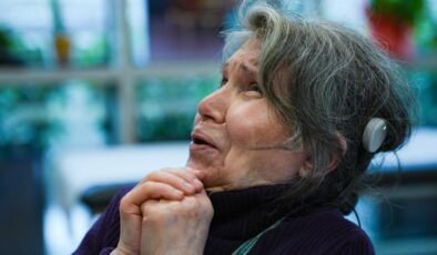 10 Yıl Sonra Gelen Duyma Sevinci: Biyonik Kulakla Yeniden Hayata Tutundu