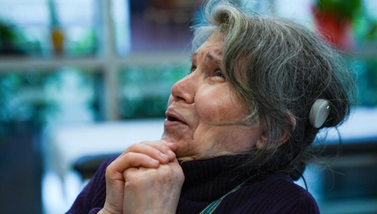 10 Yıl Sonra Gelen Duyma Sevinci: Biyonik Kulakla Yeniden Hayata Tutundu