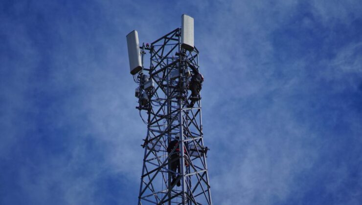 İzmir’de Ev Sahibinin Mücadelesi Sonuç Verdi: KDK’nın Girişimiyle Baz İstasyonu Kaldırıldı