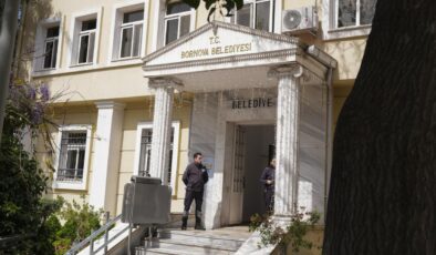 Bornova Belediyesi’nde Rüşvet ve Yolsuzluk İddiaları: Belediye Başkanı Ömer Eşki Gözaltına Alındı