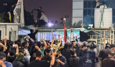 Irak’ta Kan Döküldü: Basra’daki Roketli Saldırı Sonrası Kuveyt Konsolosluğu Baskını ve Gerginlik Tırmanıyor