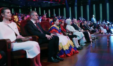 Burhanettin Duran’dan 23 Nisan Çocuk Şenliği Mesajı: ‘Gelecek Çocukların’