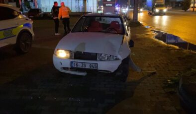 Bursa-Ankara Yolunda Feci Kaza: Telefonunu Almak İsterken Otomobil Çarptı, Yaya Ağır Yaralandı