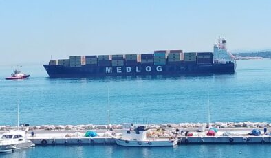 Çanakkale Boğazı’nda Gemi Arızası: MED BEYKOZ Konteyner Gemisi Kurtarıldı, Boğaz Transit Geçişlere Açıldı