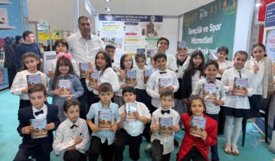 Minik Yazarlardan Anlamlı Dokunuş: ‘Benim Hikayem Benim İmzam’ Kitabı Depremzedeler İçin Umut Oldu