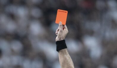 FIFA’dan Ayrımcılıkla Mücadelede Kapsamlı Adımlar: Ağzını Kapatan Futbolcuya Kırmızı Kart!