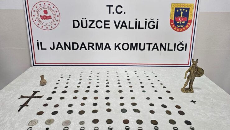 Düzce’de Tarihi Eser Kaçakçılığına Geçit Yok: Roma ve Bizans Dönemine Ait 136 Eser Ele Geçirildi