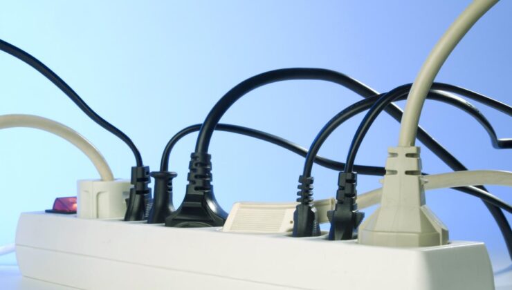 Yurt Dışına Çıkacaklar Dikkat! Elektrik Standartları ve Priz Farklılıkları