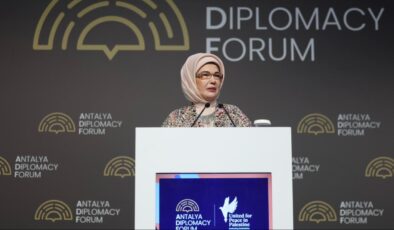 Emine Erdoğan’dan ‘Filistin İçin Tek Yürek’ Vurgusu: Antalya Diplomasi Forumu’nda Dayanışma Mesajı