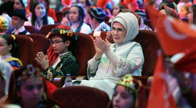 Emine Erdoğan’dan 23 Nisan Mesajı: Çocuklar Geleceğin Işığıdır