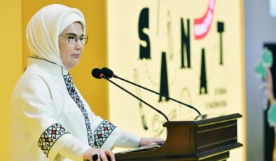 Emine Erdoğan’dan Çocuklara Hayal Gücünü Teşvik Çağrısı: Rami Bienali’nde Konuştu