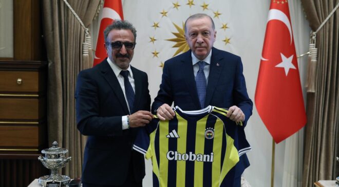 Cumhurbaşkanı Erdoğan’dan Hamdi Ulukaya’ya Kabul: Fenerbahçe Forması Hediye Edildi