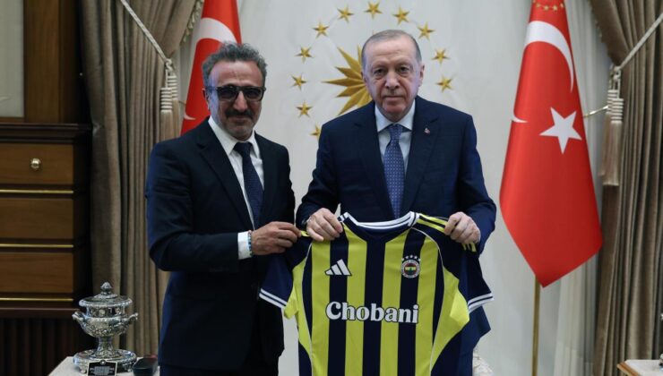 Cumhurbaşkanı Erdoğan’dan Hamdi Ulukaya’ya Kabul: Fenerbahçe Forması Hediye Edildi