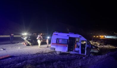 Erzurum’da Ambulans ve Traktör Çarpıştı: Yaralılar Hastaneye Kaldırıldı