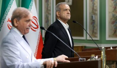 Pezeşkiyan ve Şerif’ten Telefon Görüşmesi: İran’dan ABD’ye Hürmüz Boğazı Uyarısı