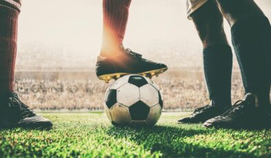 Süper Lig’de Zirve Mücadelesi: Trabzonspor-Galatasaray ve Fenerbahçe-Beşiktaş Derbileri Nefes Kesecek