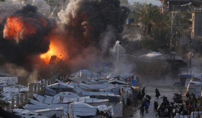 Ateşkese Rağmen İsrail Saldırıları Devam Ediyor: Gazze’de Yıkım Sürüyor