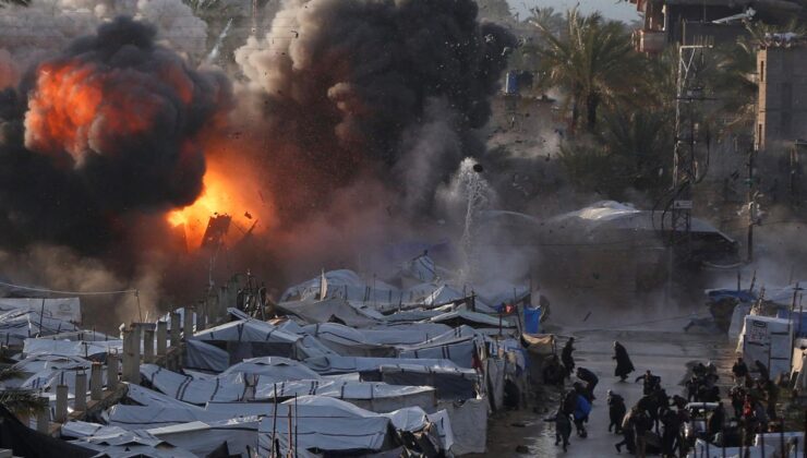 Ateşkese Rağmen İsrail Saldırıları Devam Ediyor: Gazze’de Yıkım Sürüyor
