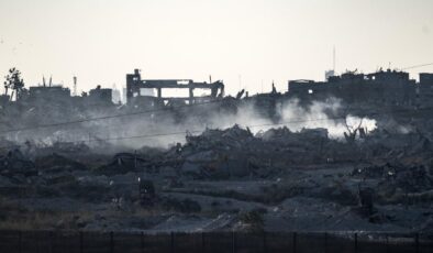 Gazze’de Düğün Hazırlığı Yaparken Hayatını Kaybeden İki Kardeş İçin Yas Tutan Aile