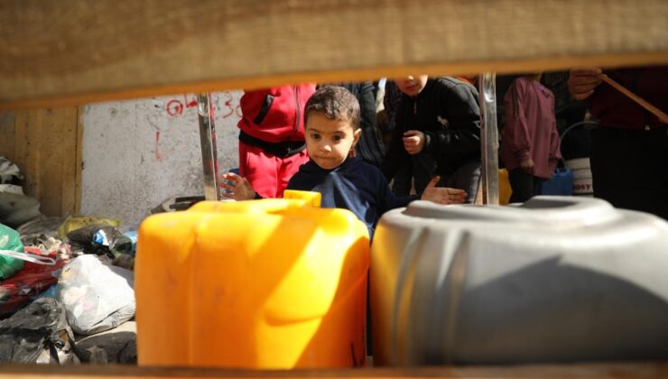 Gazze’de İnsani Kriz Derinleşiyor: Su Kıtlığı, Saldırılar ve Yardım Kısıtlamaları