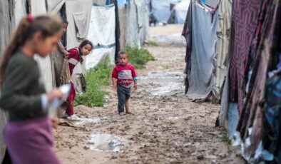 Gazze’de Ekmek Krizi Derinleşiyor: İsrail Ablukası ve Yardım Kesintileri Hayatı Zorlaştırıyor