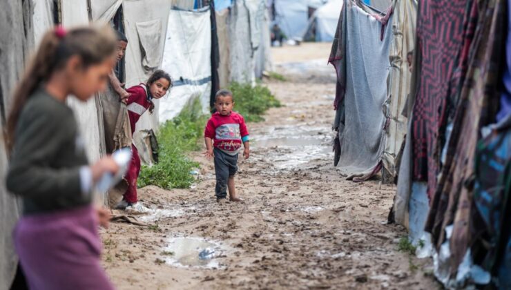 Gazze’de Ekmek Krizi Derinleşiyor: İsrail Ablukası ve Yardım Kesintileri Hayatı Zorlaştırıyor