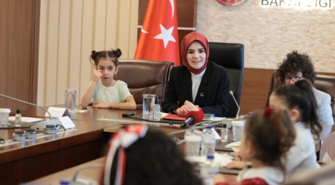 Bakan Göktaş’tan 23 Nisan Coşkusu: Şehit ve Gazi Çocukları ile Geleceğin Mimarları Bakanlıkta Ağırlandı