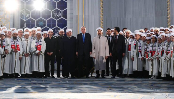 Cumhurbaşkanı Erdoğan Çamlıca Camii’nde Hafızlık İcazet Töreninde Öğrencilerle Buluştu